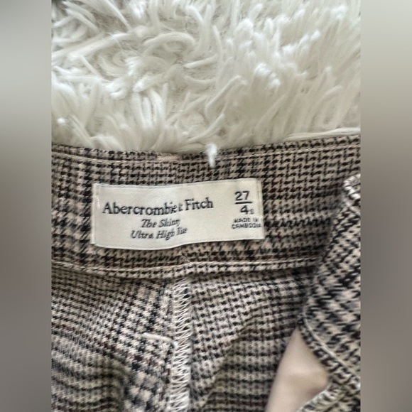 Abercrombie split hem plaid trousers. 27 short - Picture 2 of 4